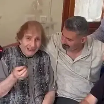 بعد أشهر من الغياب.. ظهور مفاجئ لمحيي إسماعيل يشغل التواصل